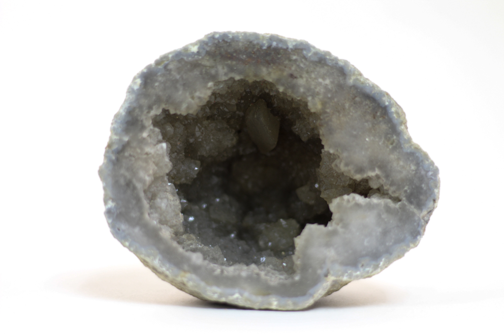 How to CRACK a Geode with a Pipe Cutter!